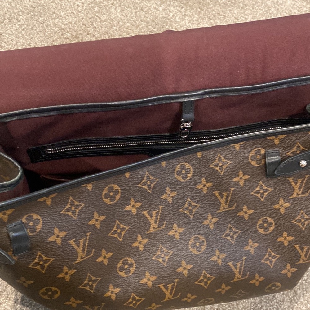 Louie Vuitton bag